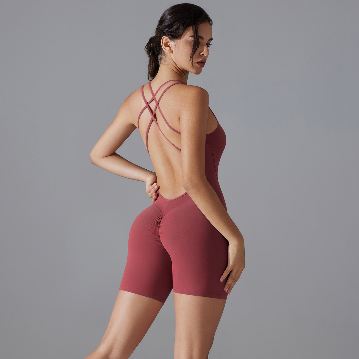 ชุดโยคะเซ็กซี่Backless Sportyแ - Home Office Romance บทวิจารณ์และราคา